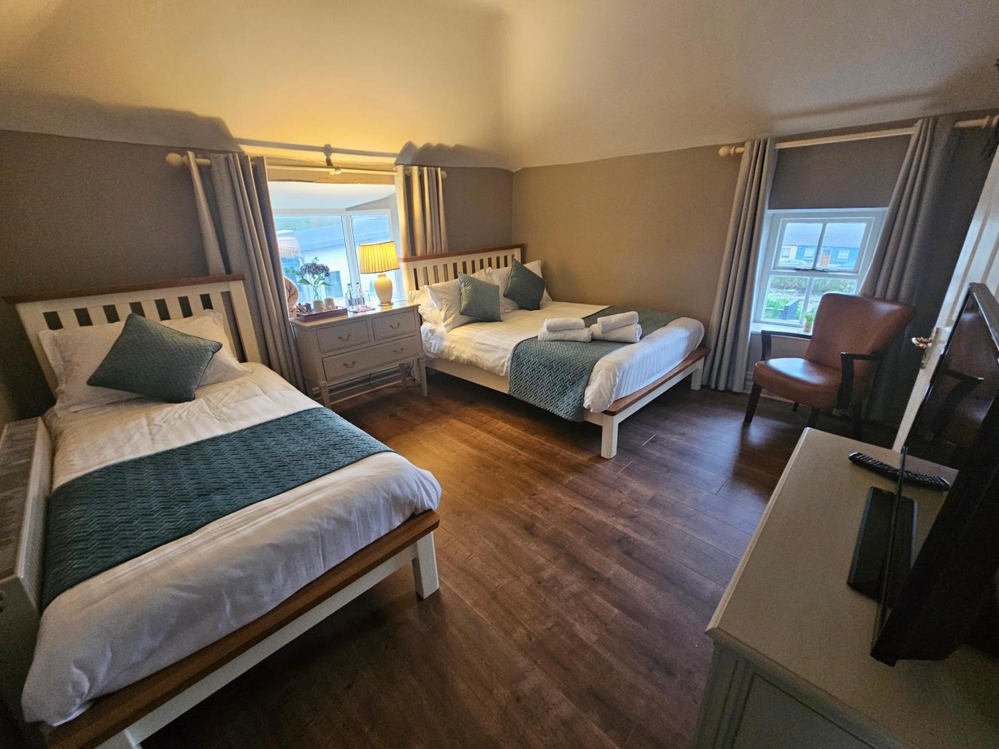 Hotel Bounty Bar Trim Zewnętrze zdjęcie