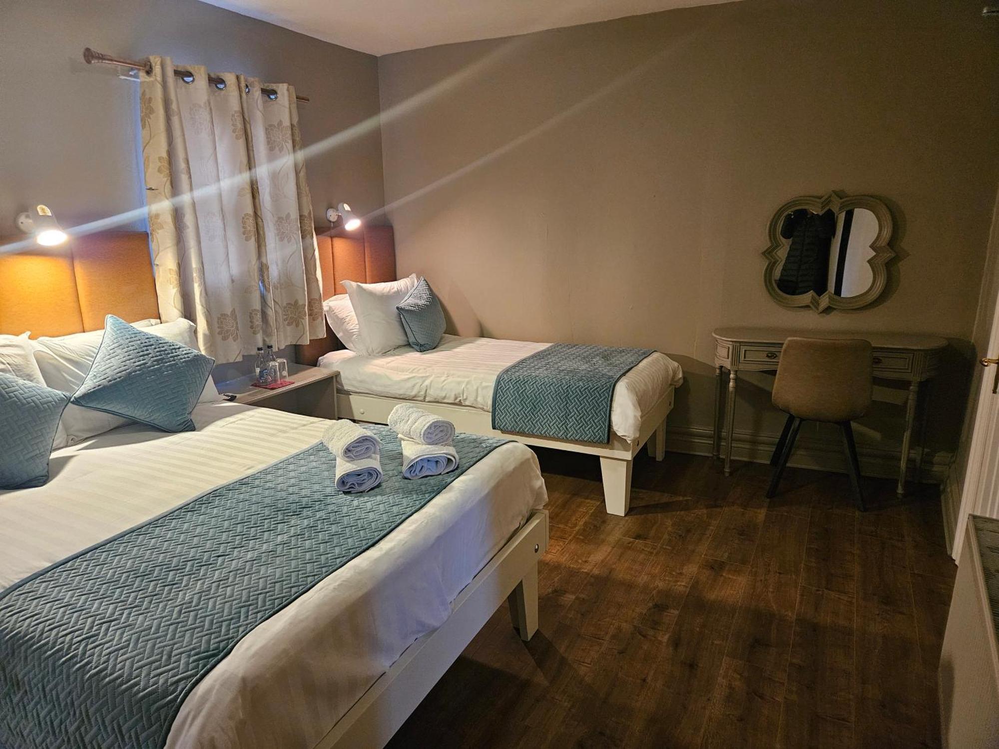 Hotel Bounty Bar Trim Zewnętrze zdjęcie