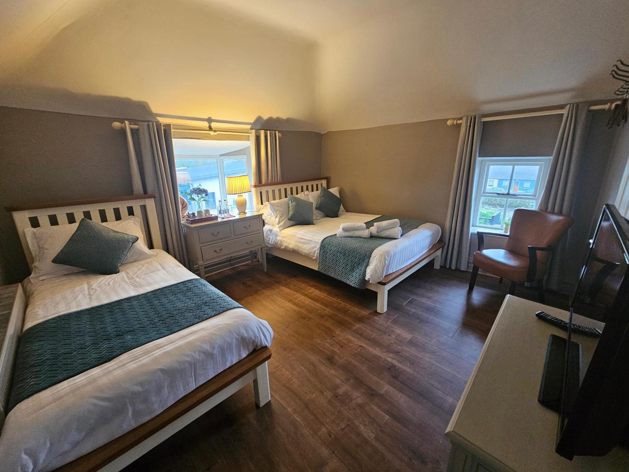 Hotel Bounty Bar Trim Zewnętrze zdjęcie